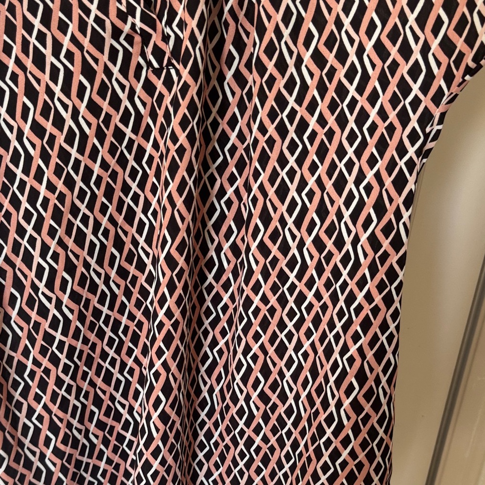 Worthington Geometric Black and Pink Blouse - Picture 7 of 9